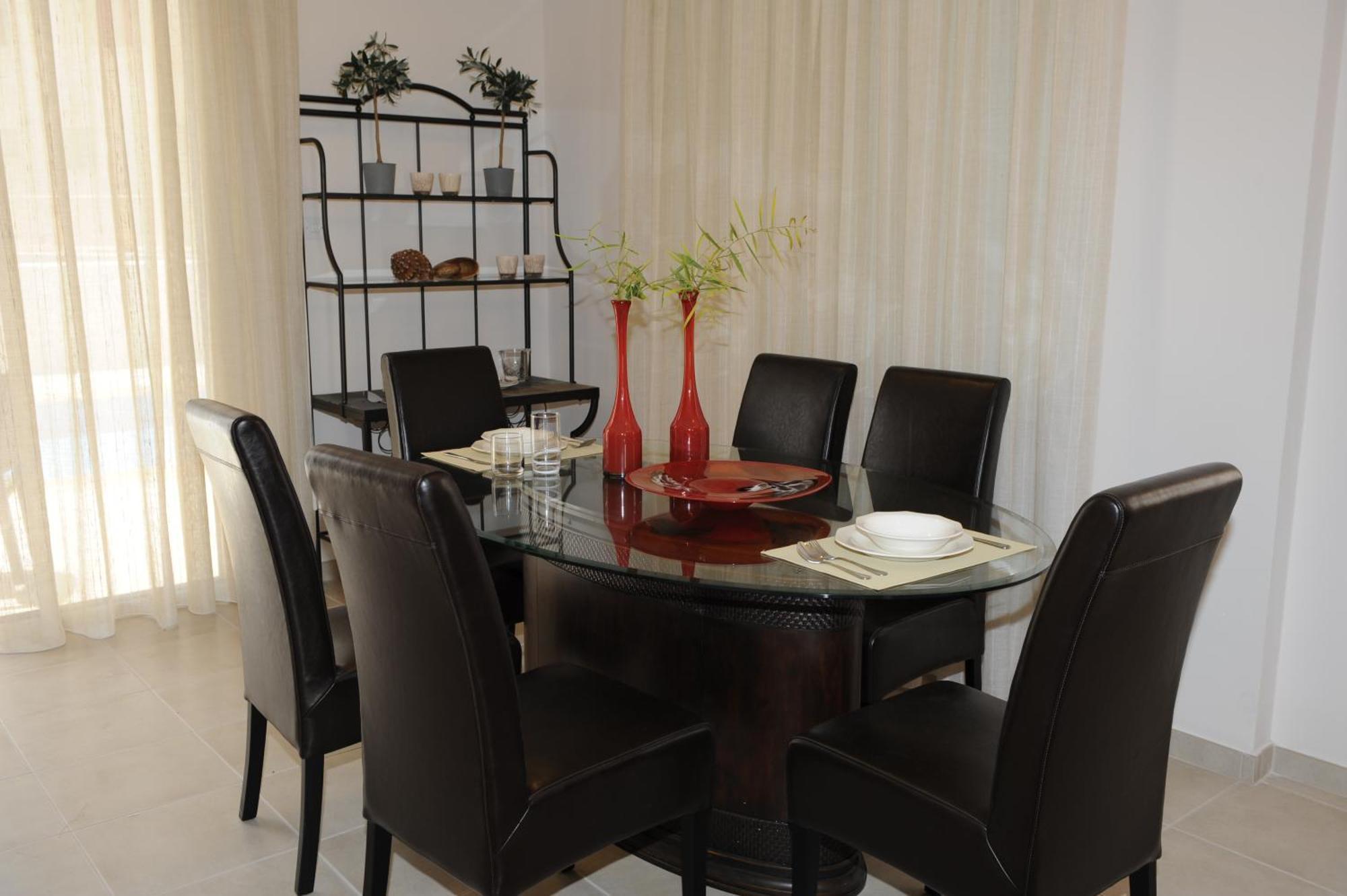 Polyxenia Isaak Luxury And *